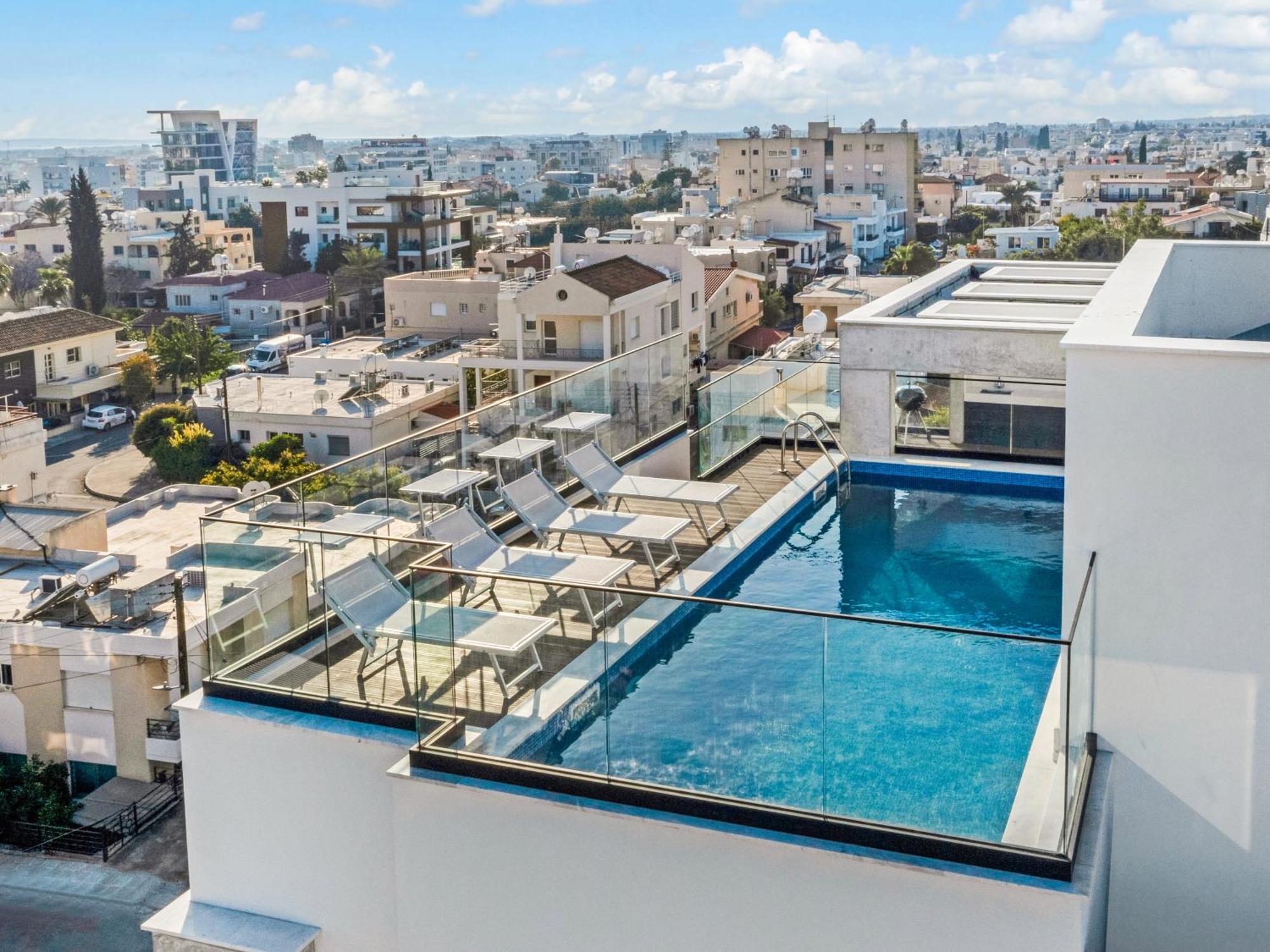 Sanders Crystal 1 Limassol Luaran gambar