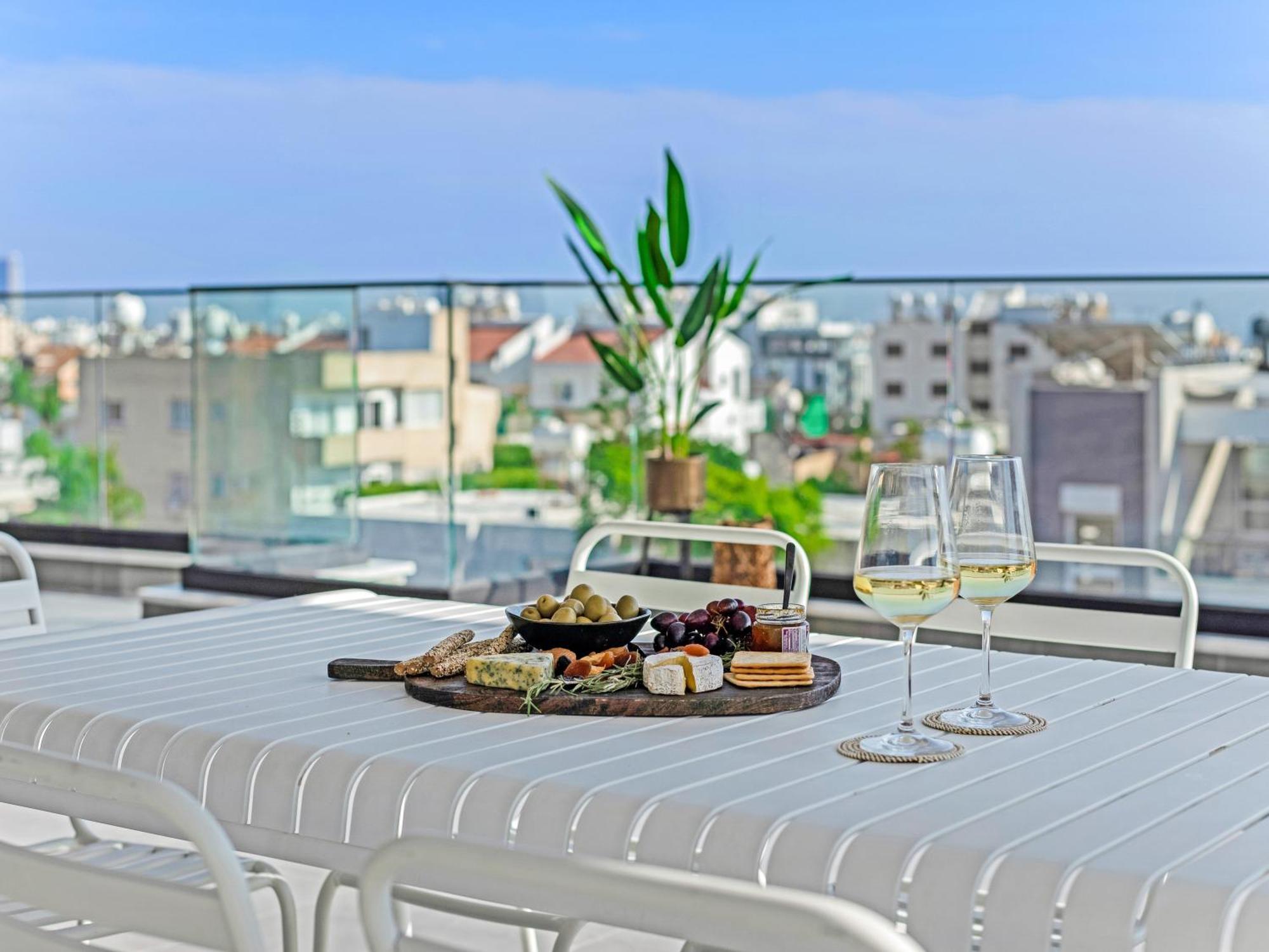 Sanders Crystal 1 Limassol Luaran gambar