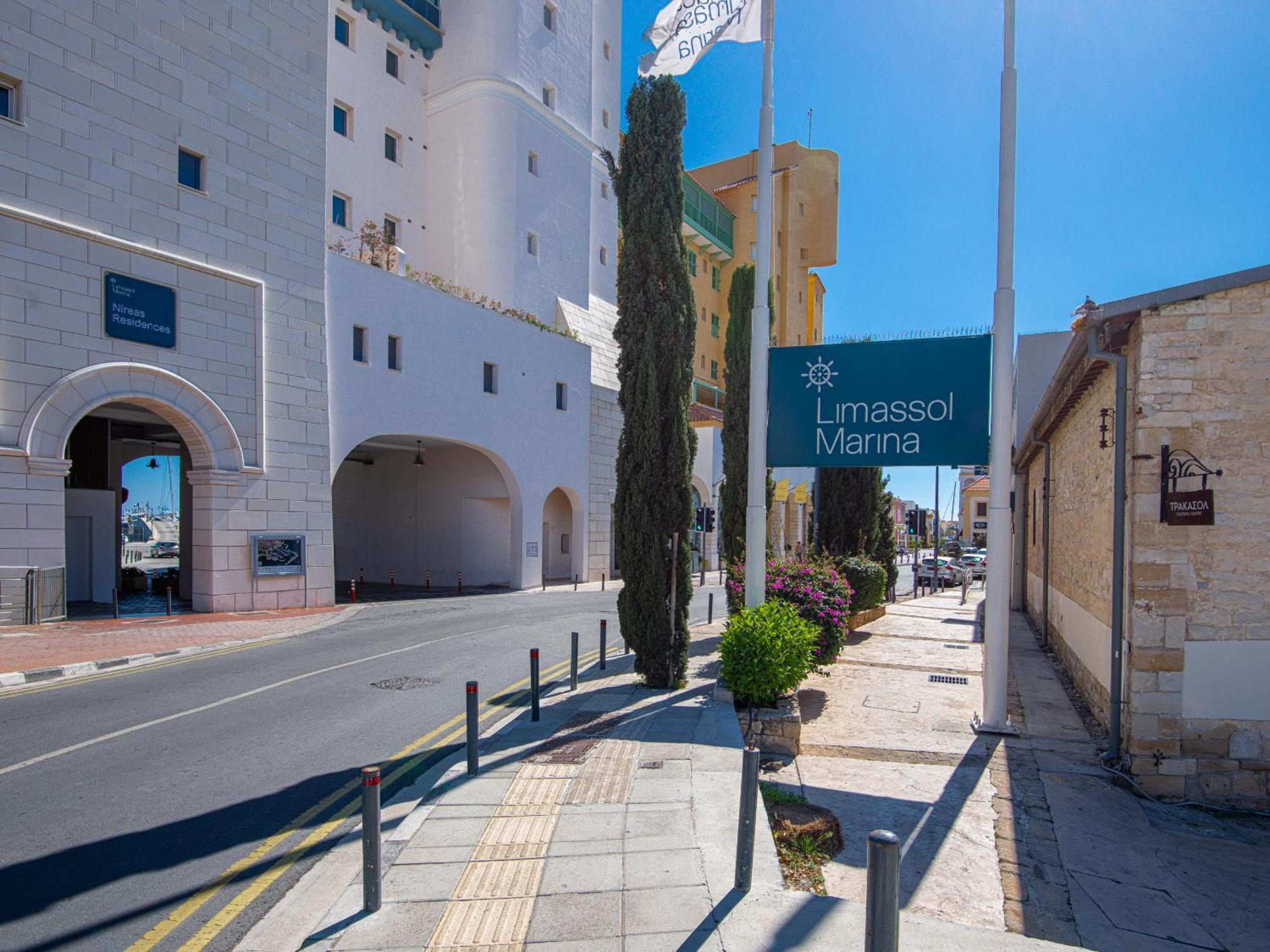 Sanders Crystal 1 Limassol Luaran gambar